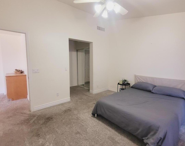 8720 W Kathleen Road - Photo Thumbnail 21