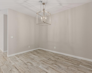 19532 N 27th Place - Photo Thumbnail 6