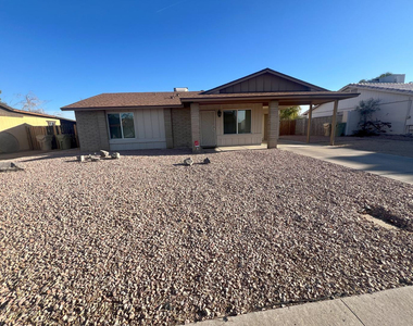 6421 W Carol Avenue - Photo Thumbnail 5