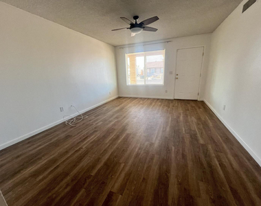 6421 W Carol Avenue - Photo Thumbnail 26