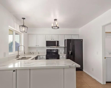 6421 W Carol Avenue - Photo Thumbnail 7