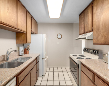 5525 E Thomas Road - Photo Thumbnail 8