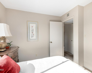 5525 E Thomas Road - Photo Thumbnail 16