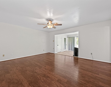 1701 Mistletoe Lane - Photo Thumbnail 22