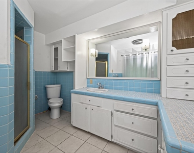 1701 Mistletoe Lane - Photo Thumbnail 24