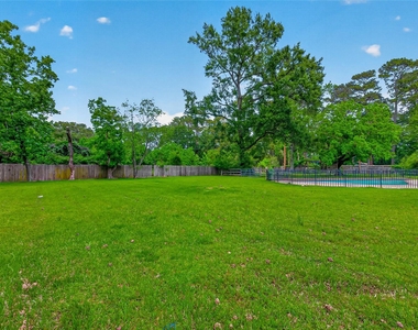 1701 Mistletoe Lane - Photo Thumbnail 30