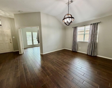 25206 Barmby Drive - Photo Thumbnail 5