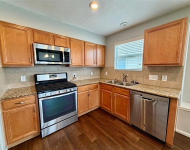 25206 Barmby Drive - Photo Thumbnail 6