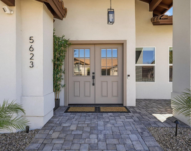 5623 E Claire Drive - Photo Thumbnail 14