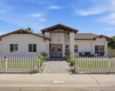 5623 E Claire Drive - Photo Thumbnail 1