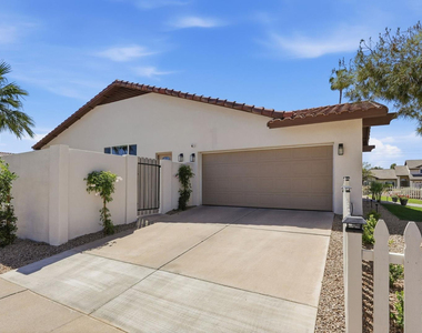 5623 E Claire Drive - Photo Thumbnail 76