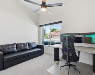 5623 E Claire Drive - Photo Thumbnail 54