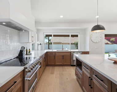 5623 E Claire Drive - Photo Thumbnail 30