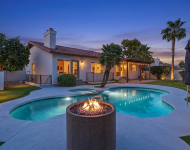 5623 E Claire Drive - Photo Thumbnail 11