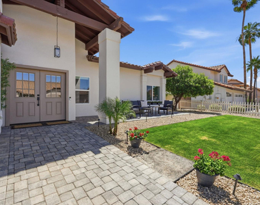 5623 E Claire Drive - Photo Thumbnail 13