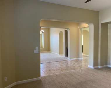 31264 N 133rd Lane - Photo Thumbnail 8