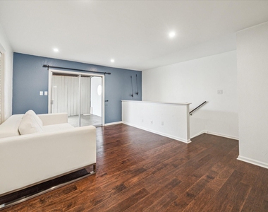 2744 Briarhurst Drive - Photo Thumbnail 4