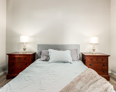 1001 N Pasadena -- - Photo Thumbnail 21