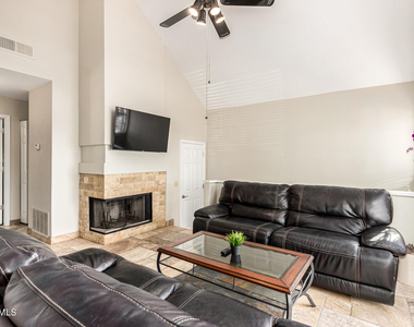 1001 N Pasadena -- - Photo Thumbnail 33