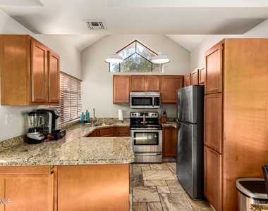 1001 N Pasadena -- - Photo Thumbnail 28