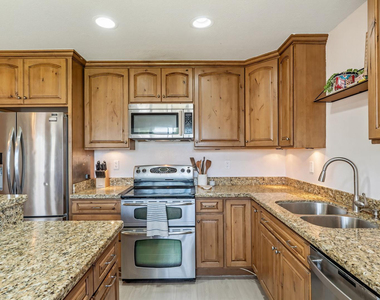 2234 N 74th Way - Photo Thumbnail 7