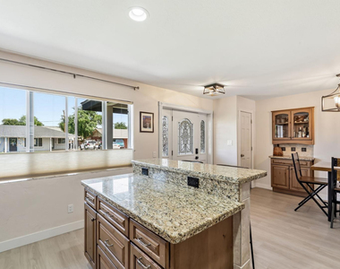2234 N 74th Way - Photo Thumbnail 8