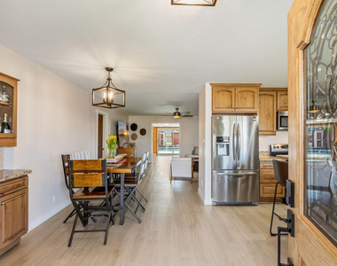 2234 N 74th Way - Photo Thumbnail 4