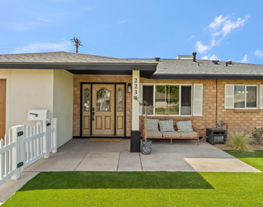 2234 N 74th Way - Photo Thumbnail 3
