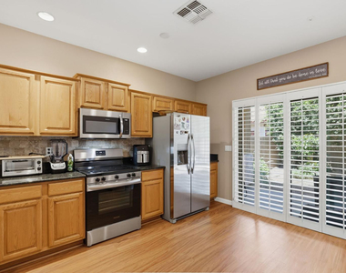 881 S Porter Street - Photo Thumbnail 6
