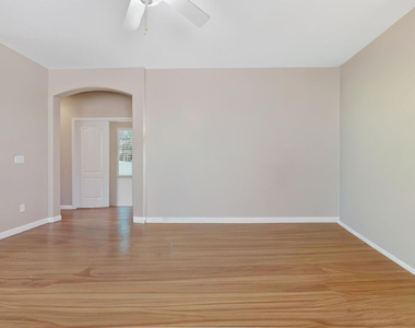 881 S Porter Street - Photo Thumbnail 3
