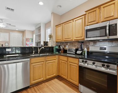 881 S Porter Street - Photo Thumbnail 8