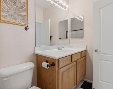 881 S Porter Street - Photo Thumbnail 18