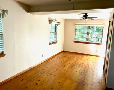 131 Southwood Shores Drive - Photo Thumbnail 8
