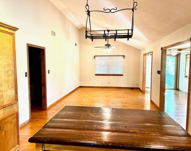 131 Southwood Shores Drive - Photo Thumbnail 6