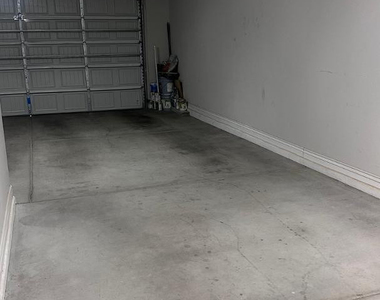 10015 E Wavelength Avenue - Photo Thumbnail 12