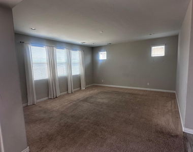 10015 E Wavelength Avenue - Photo Thumbnail 1