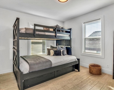 5301 Avenue M - Photo Thumbnail 11