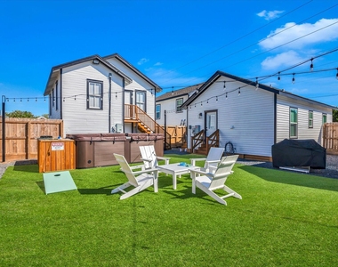 5301 Avenue M - Photo Thumbnail 15