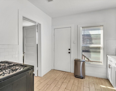 5301 Avenue M - Photo Thumbnail 10