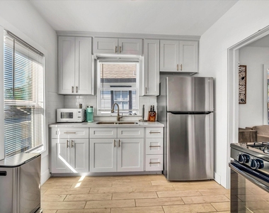 5301 Avenue M - Photo Thumbnail 9