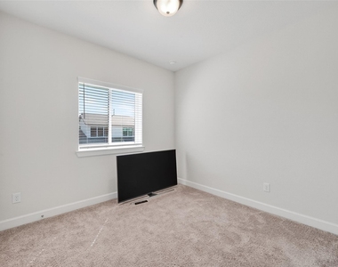 3350 City Heart Avenue - Photo Thumbnail 32