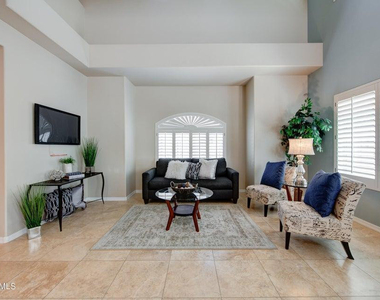 1120 S Ash Avenue - Photo Thumbnail 2