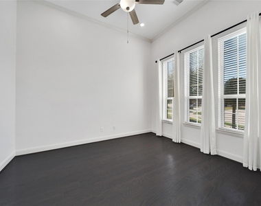 11030 Sarah Bluff Lane - Photo Thumbnail 3