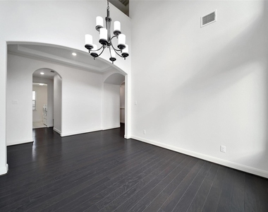 11030 Sarah Bluff Lane - Photo Thumbnail 7