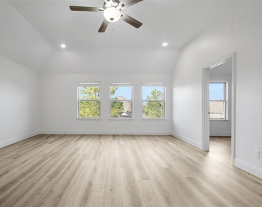 11030 Sarah Bluff Lane - Photo Thumbnail 32