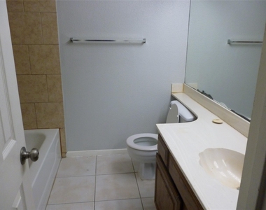 3243 Battle Ridge Lane - Photo Thumbnail 17