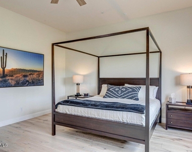 28990 N White Feather Lane - Photo Thumbnail 10