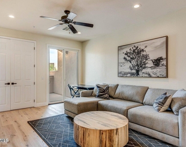 28990 N White Feather Lane - Photo Thumbnail 17