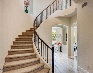 28990 N White Feather Lane - Photo Thumbnail 9