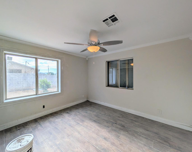 13208 W Tuckey Lane - Photo Thumbnail 28